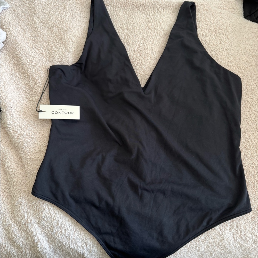 ARITZIA BABATON CONTOUR PLUNGE BODYSUIT